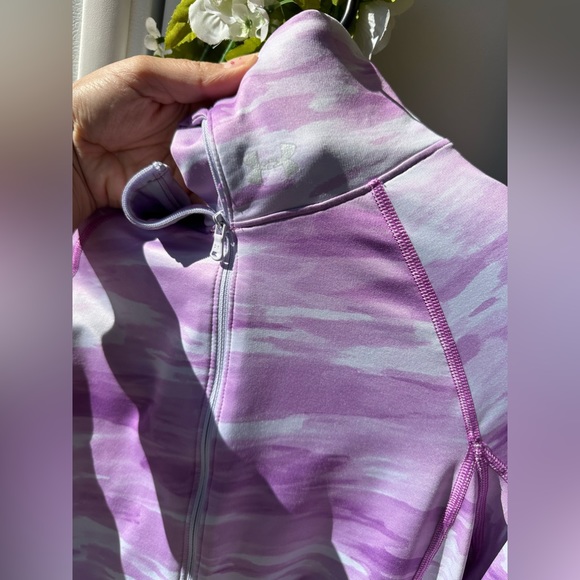 Purple camouflage under armour size m pull over dry sweater shirt - Picture 4 of 8
